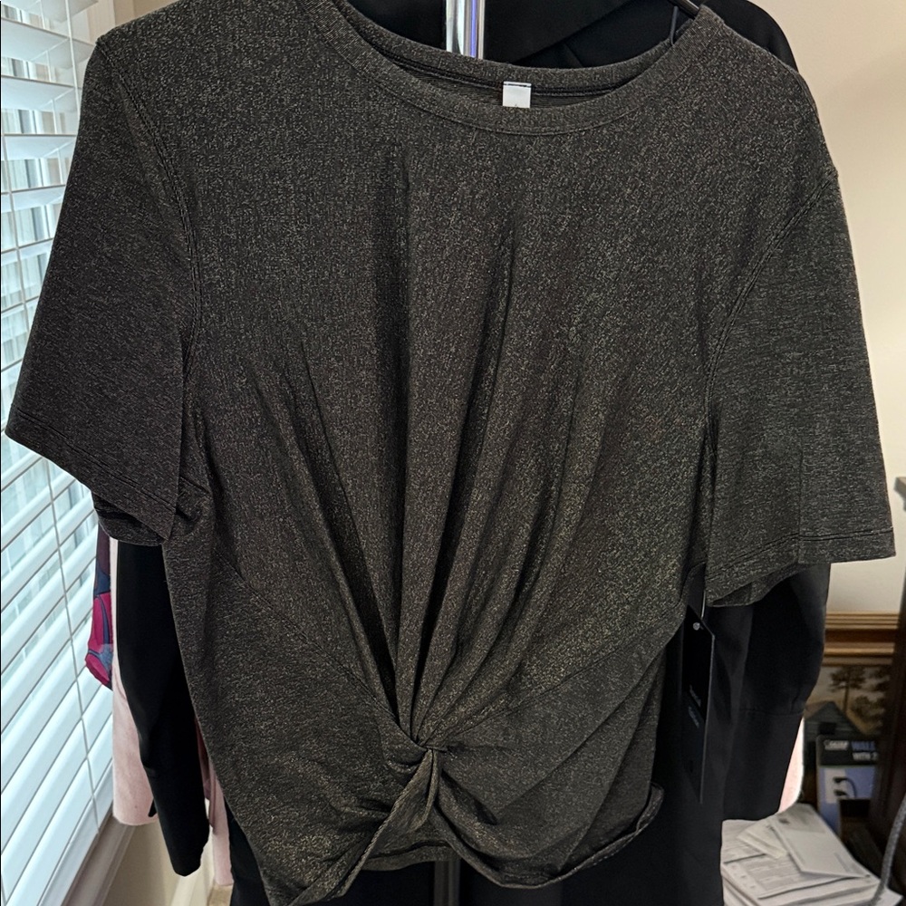 Lululemon Special Edition Women's Black Twist-Front Top